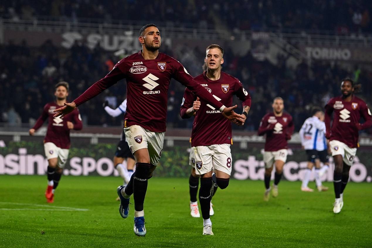 包含今晚突围战来临；罗马围绕欧冠再遭质疑；媒体盛赞；球探报告显示潜力的词条