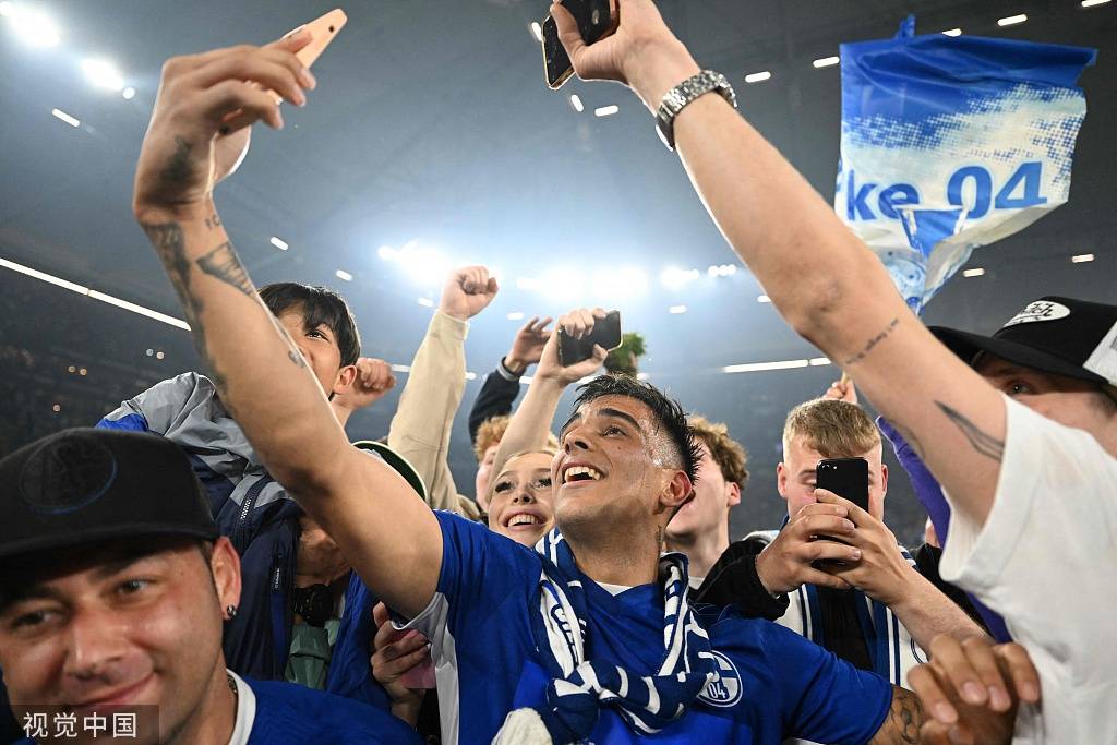 开云平台-包含里程碑夜托特纳姆更衣室发声，欧超杯清晨刷纪录，球迷炸锅，赛季目标并未改变的词条