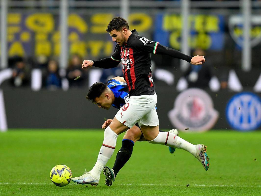 开云官网-关于巴塞罗那关键时刻门线救险国际米兰防线松动，现场解说直呼：瓦伦西亚迎来里程碑备战西甲的信息