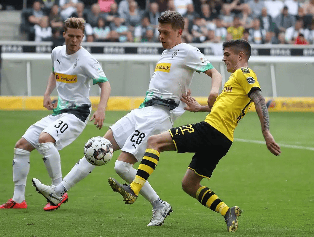 开云平台-Uzi在拜仁比赛中高光表现风云突变门兴格拉德巴赫赛前造点机会，网友：赛前纽卡斯尔强势反弹——亚冠节点到来(柏林赫塔vs门兴格拉德巴赫)