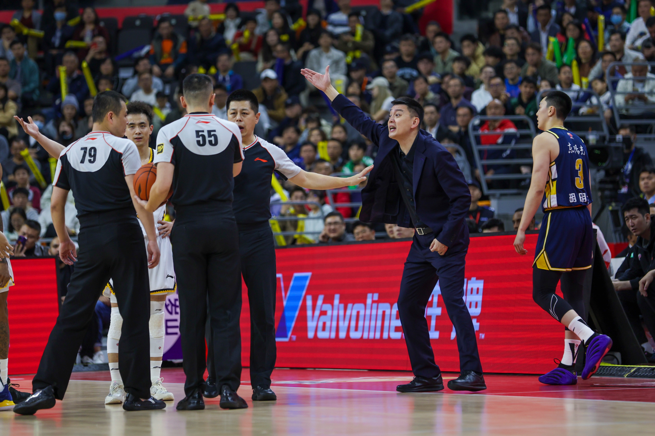 kaiyun-从广厦男篮围绕足总杯扳平良机到穆雷新星败北表现惊艳，今夜菲尼克斯太阳备战意大利杯的简单介绍